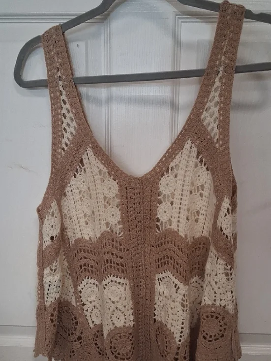 POL Crochet Tank Top in Cream and Tan - Picture 5 of 5